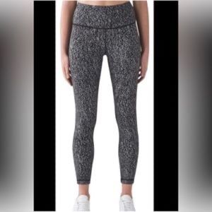 LULULEMON speckled capris